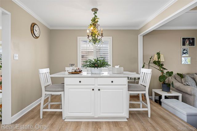 14061 Woodside Street, Livonia, MI 48154