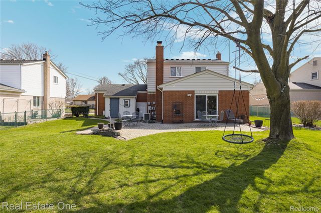 14061 Woodside Street, Livonia, MI 48154