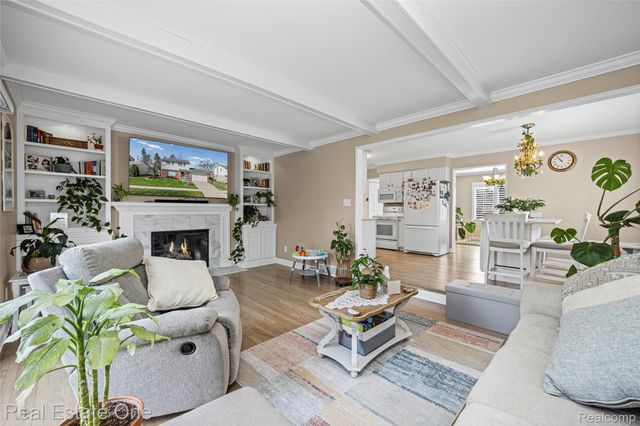 14061 Woodside Street, Livonia, MI 48154