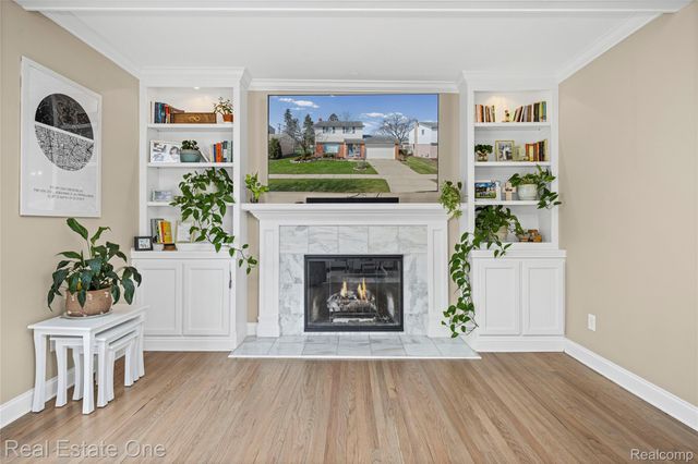 14061 Woodside Street, Livonia, MI 48154