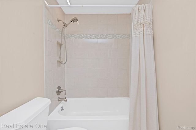 14061 Woodside Street, Livonia, MI 48154