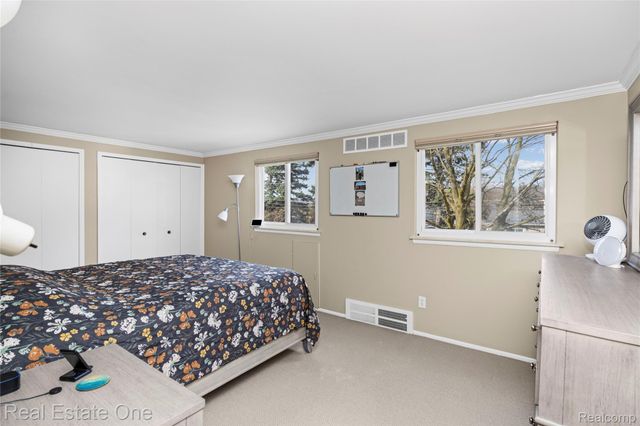 14061 Woodside Street, Livonia, MI 48154