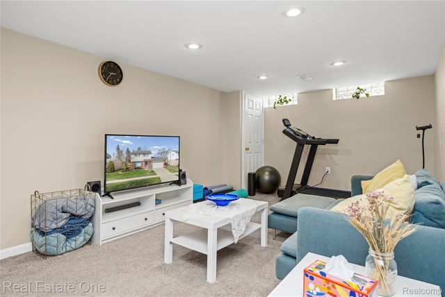 14061 Woodside Street, Livonia, MI 48154