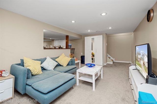 14061 Woodside Street, Livonia, MI 48154