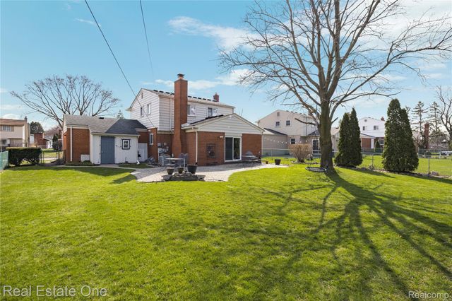 14061 Woodside Street, Livonia, MI 48154