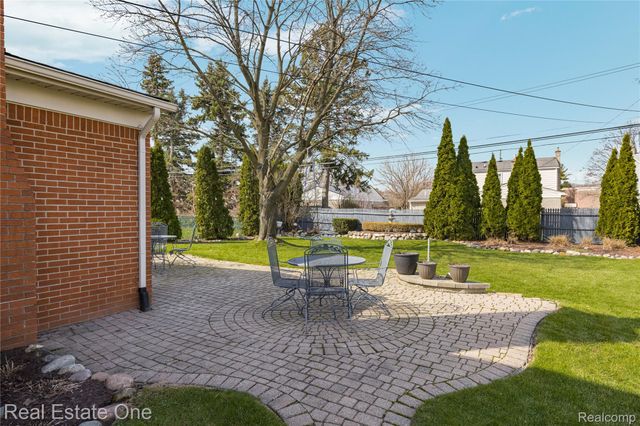 14061 Woodside Street, Livonia, MI 48154