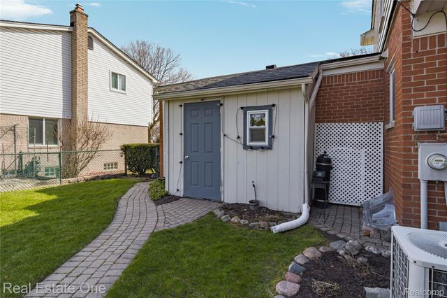 14061 Woodside Street, Livonia, MI 48154