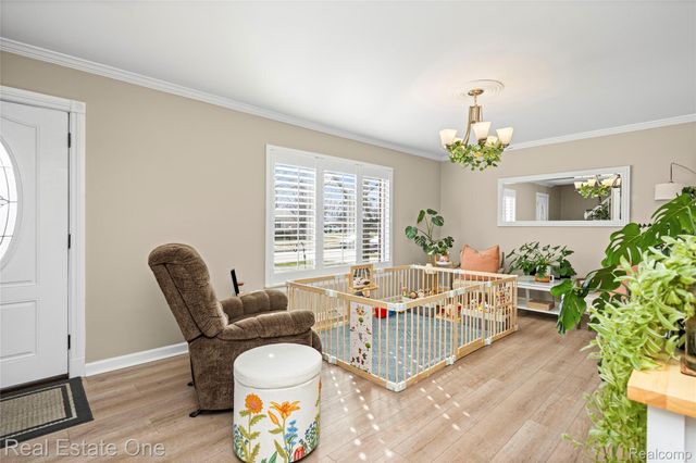 14061 Woodside Street, Livonia, MI 48154