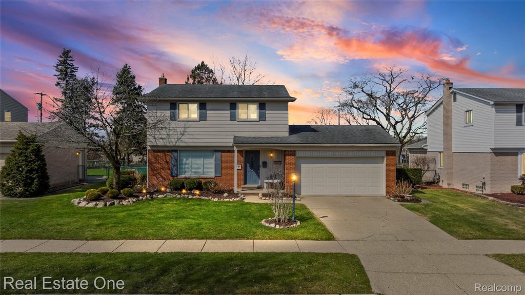 14061 Woodside Street, Livonia, MI 48154