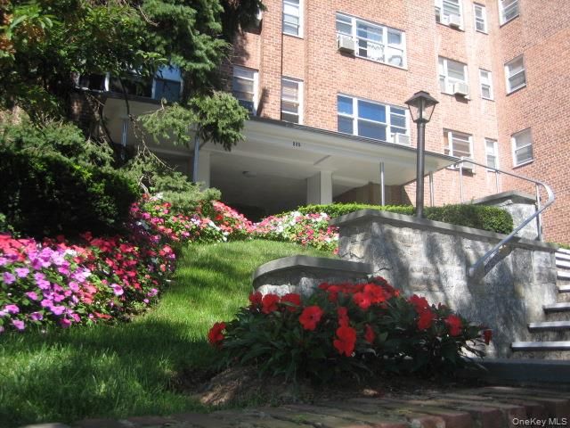 235 Garth Road A5B, Scarsdale, NY 10583