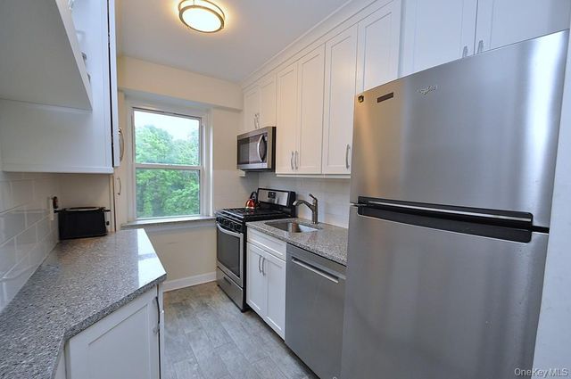 235 Garth Road A5B, Scarsdale, NY 10583