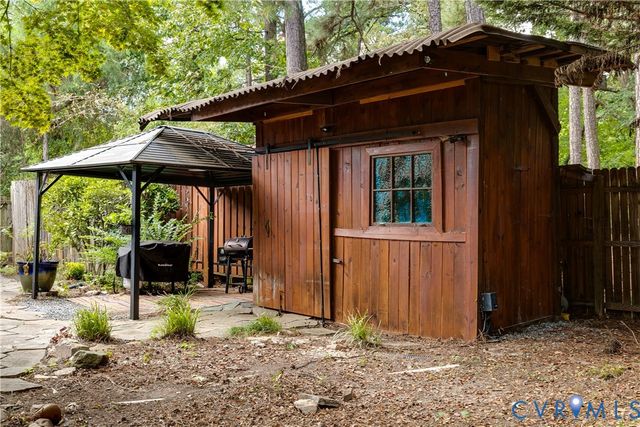 5702 Linda Rd, Sandston, VA 23150