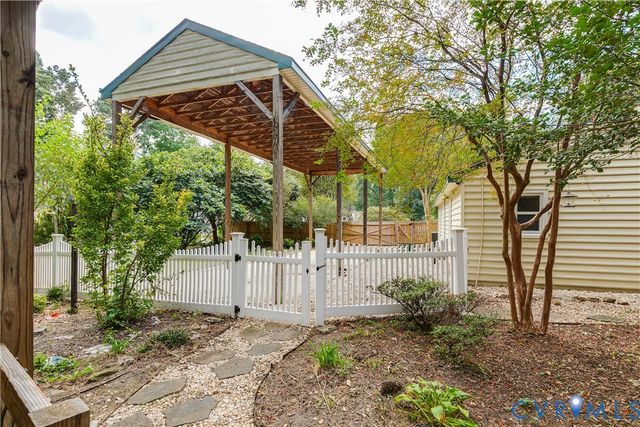 5702 Linda Rd, Sandston, VA 23150