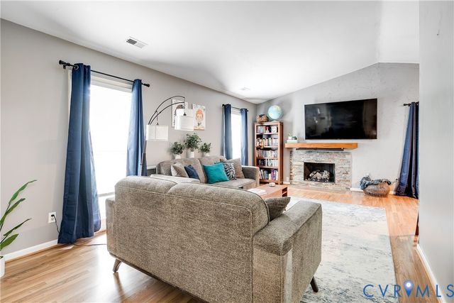 5702 Linda Rd, Sandston, VA 23150