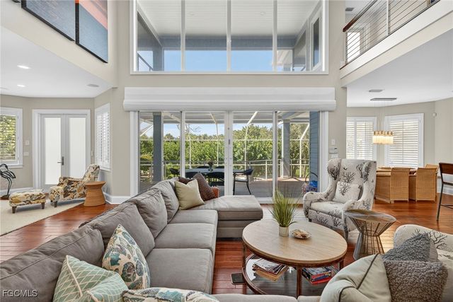 1326 Seaspray LN, Sanibel, FL 33957