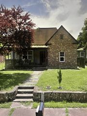 1510 E 16th St, Chattanooga, TN 37404