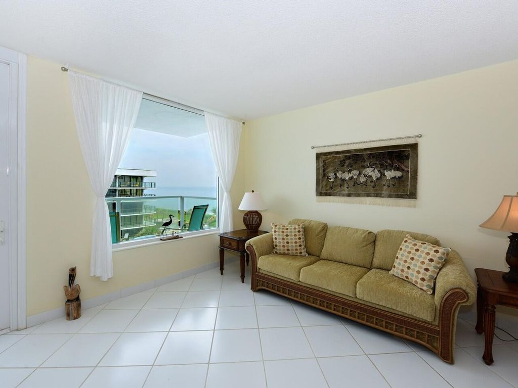 Image 11 of property listing at 3450 S Ocean Boulevard 602, Palm Beach, FL 33480