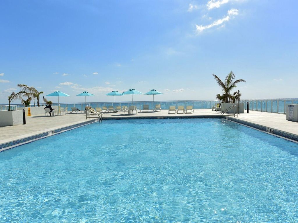 Image 17 of property listing at 3450 S Ocean Boulevard 602, Palm Beach, FL 33480
