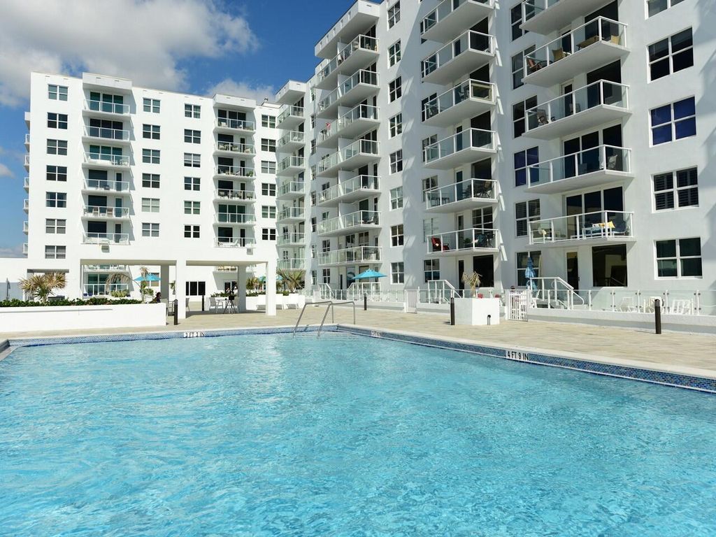 Image 18 of property listing at 3450 S Ocean Boulevard 602, Palm Beach, FL 33480