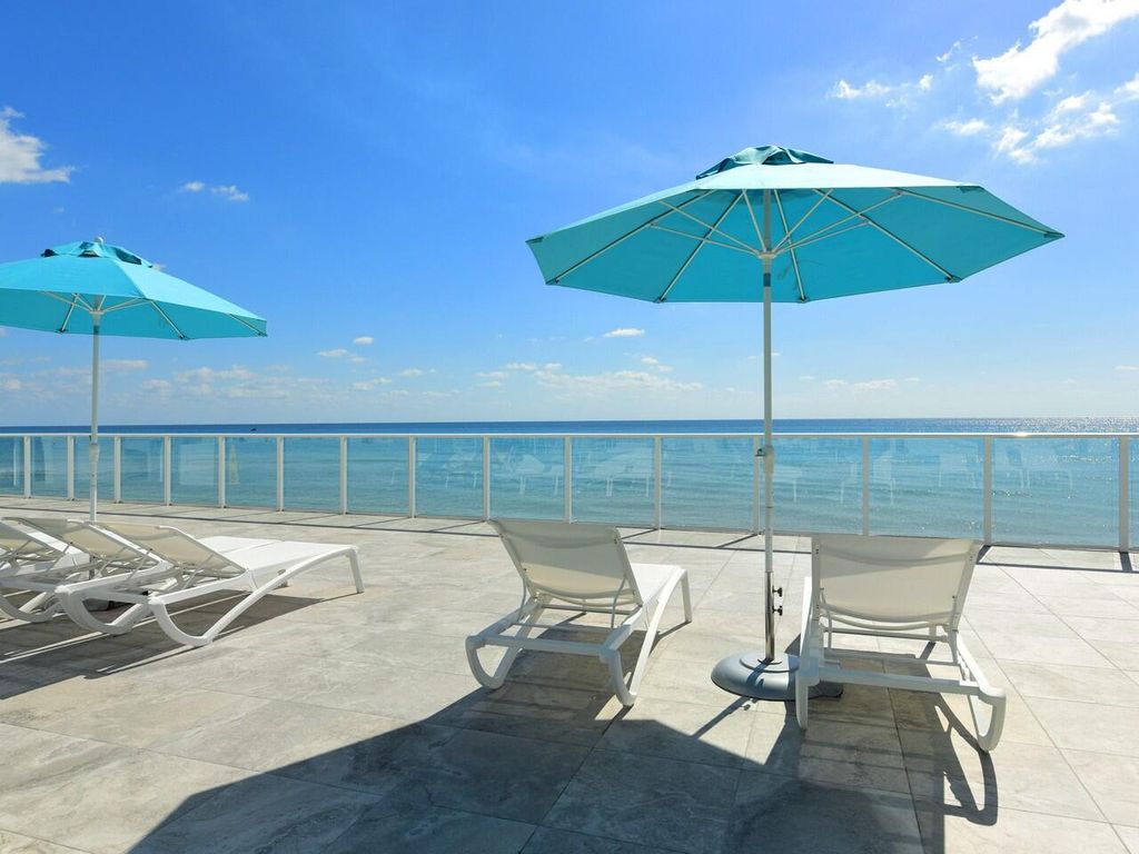 Image 21 of property listing at 3450 S Ocean Boulevard 602, Palm Beach, FL 33480