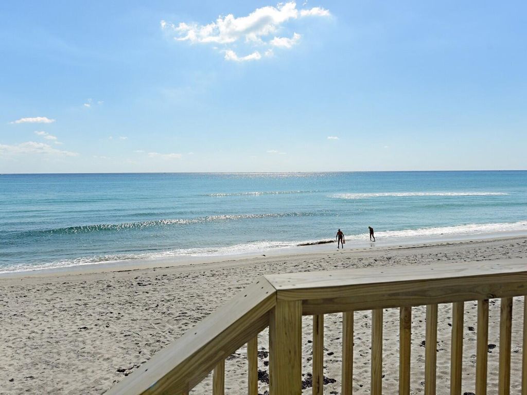 Image 23 of property listing at 3450 S Ocean Boulevard 602, Palm Beach, FL 33480