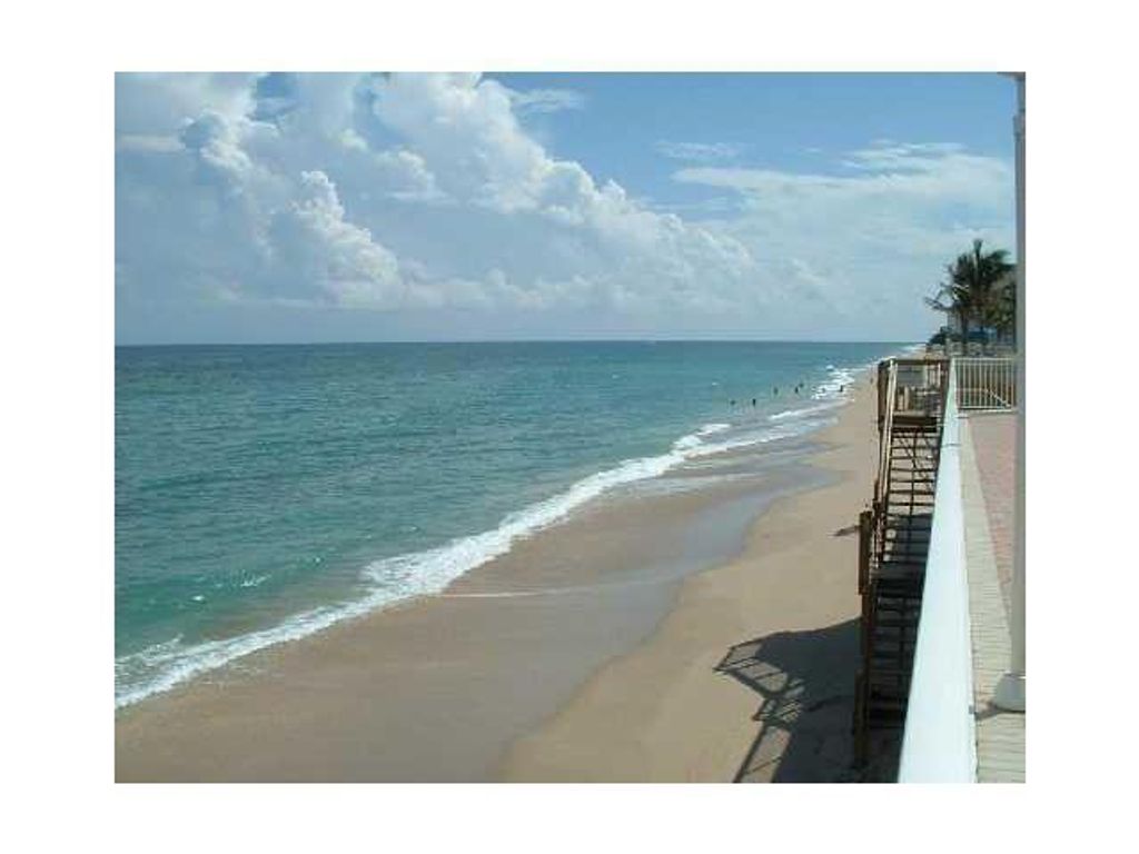 Image 24 of property listing at 3450 S Ocean Boulevard 602, Palm Beach, FL 33480