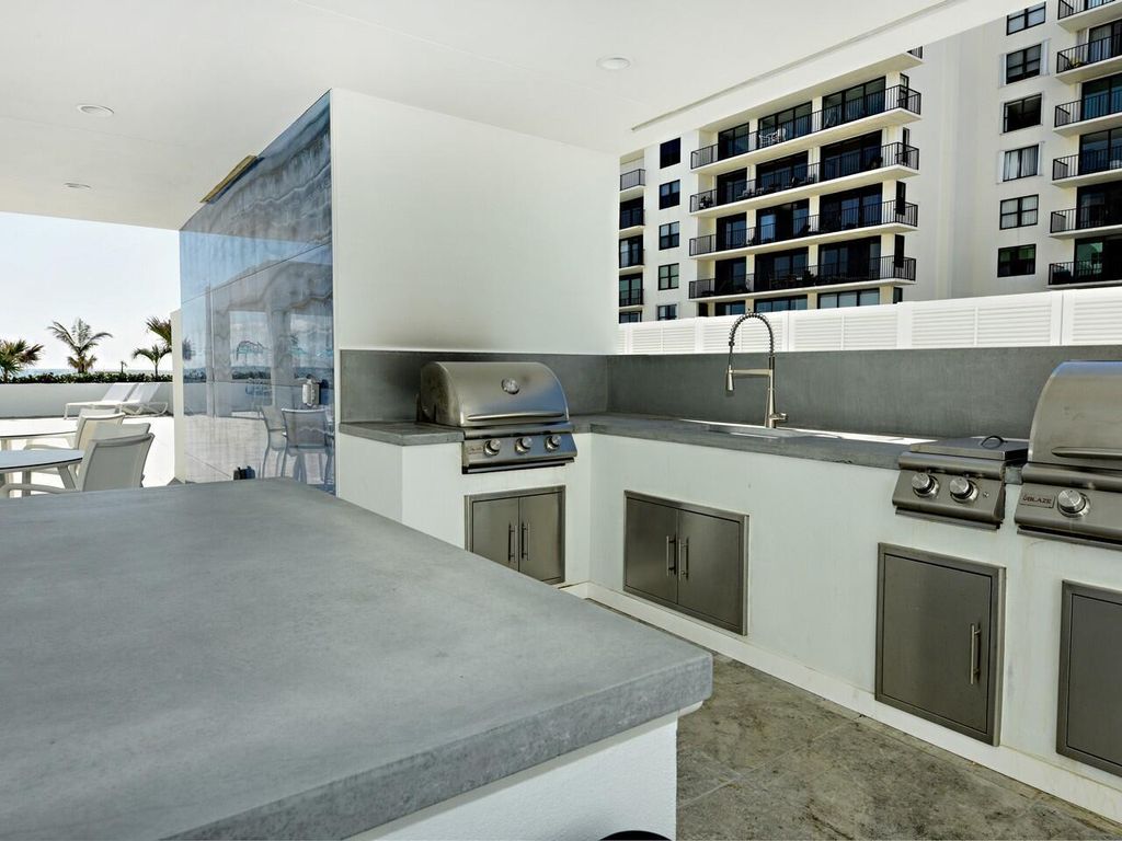 Image 26 of property listing at 3450 S Ocean Boulevard 602, Palm Beach, FL 33480