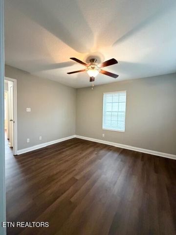 945 Norwood Village Lane, Maryville, TN 37801