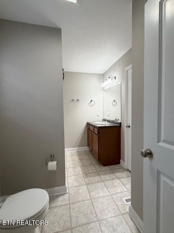 945 Norwood Village Lane, Maryville, TN 37801