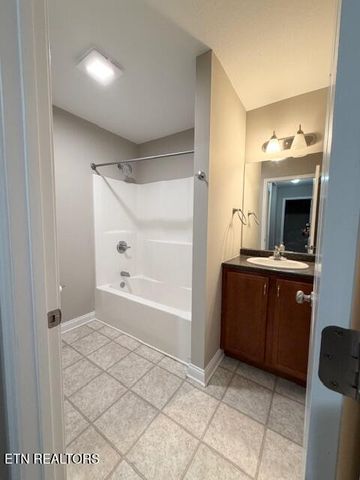 945 Norwood Village Lane, Maryville, TN 37801