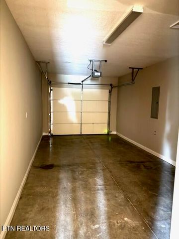 945 Norwood Village Lane, Maryville, TN 37801