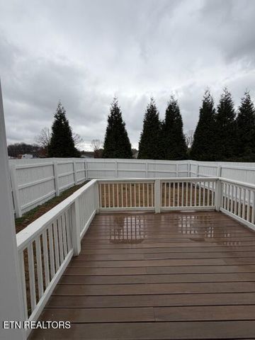 945 Norwood Village Lane, Maryville, TN 37801