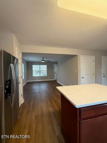 945 Norwood Village Lane, Maryville, TN 37801