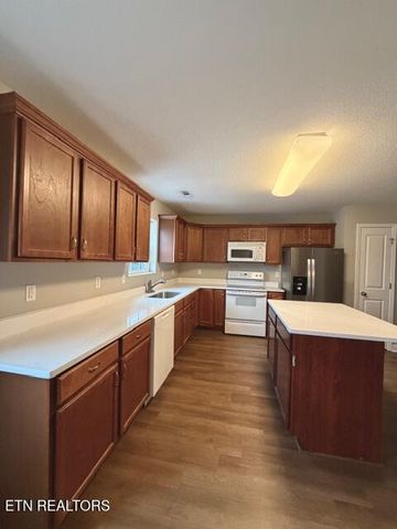 945 Norwood Village Lane, Maryville, TN 37801