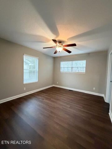 945 Norwood Village Lane, Maryville, TN 37801