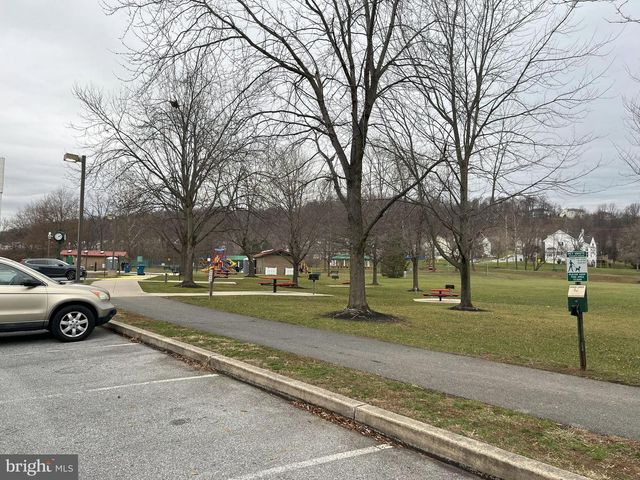 18 MADISON WAY, Downingtown, PA 19335