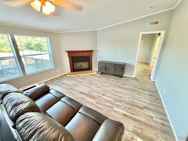 1176 Stephens Road, Eufaula, OK 74432