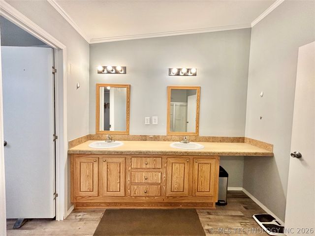 1176 Stephens Road, Eufaula, OK 74432