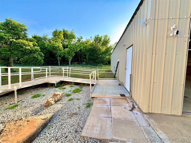 1176 Stephens Road, Eufaula, OK 74432