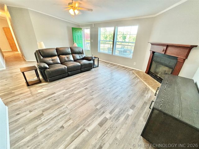 1176 Stephens Road, Eufaula, OK 74432