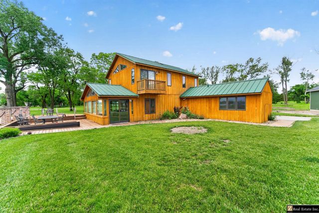 28407 W Maple Road, Waterloo, NE 68069