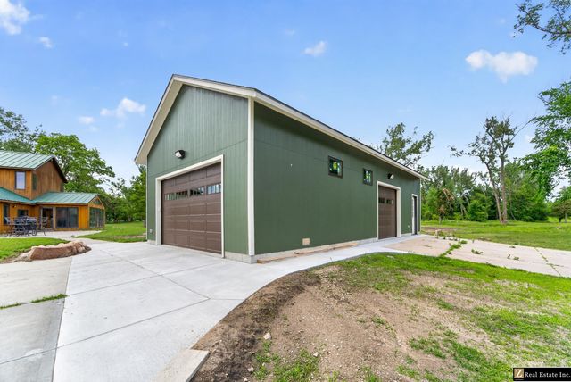 28407 W Maple Road, Waterloo, NE 68069
