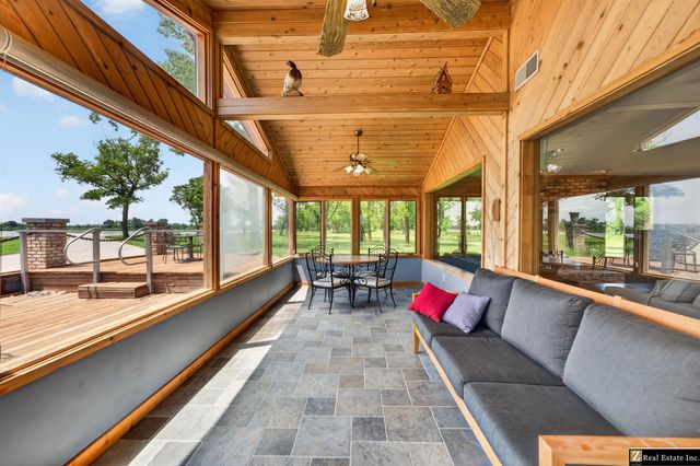 28407 W Maple Road, Waterloo, NE 68069