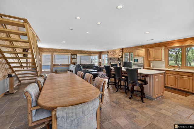 28407 W Maple Road, Waterloo, NE 68069