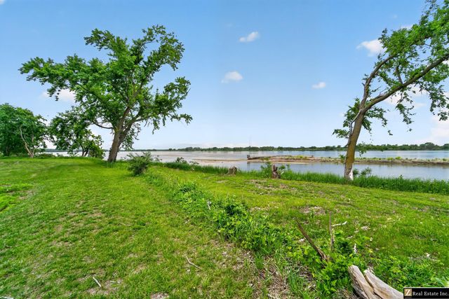 28407 W Maple Road, Waterloo, NE 68069