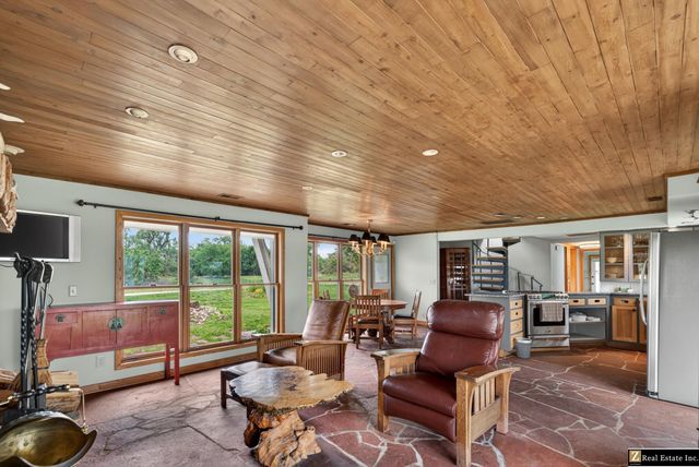 28407 W Maple Road, Waterloo, NE 68069