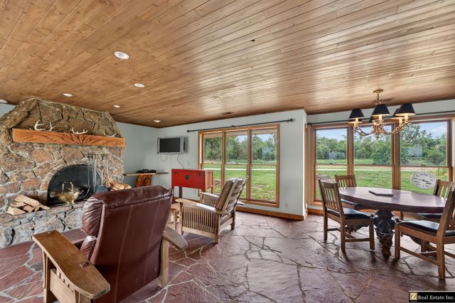 28407 W Maple Road, Waterloo, NE 68069