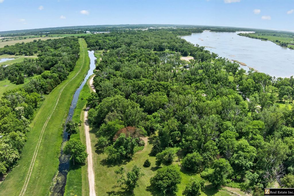 28407 W Maple Road, Waterloo, NE 68069