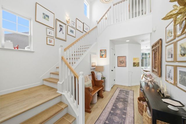 390 Soaring Hawk Ln, Sacramento, CA 95833
