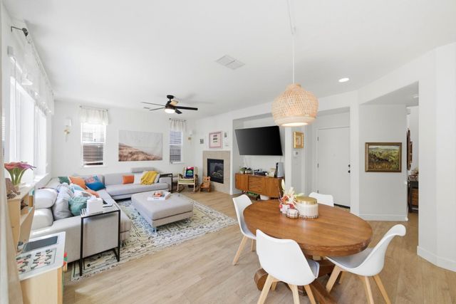 390 Soaring Hawk Ln, Sacramento, CA 95833